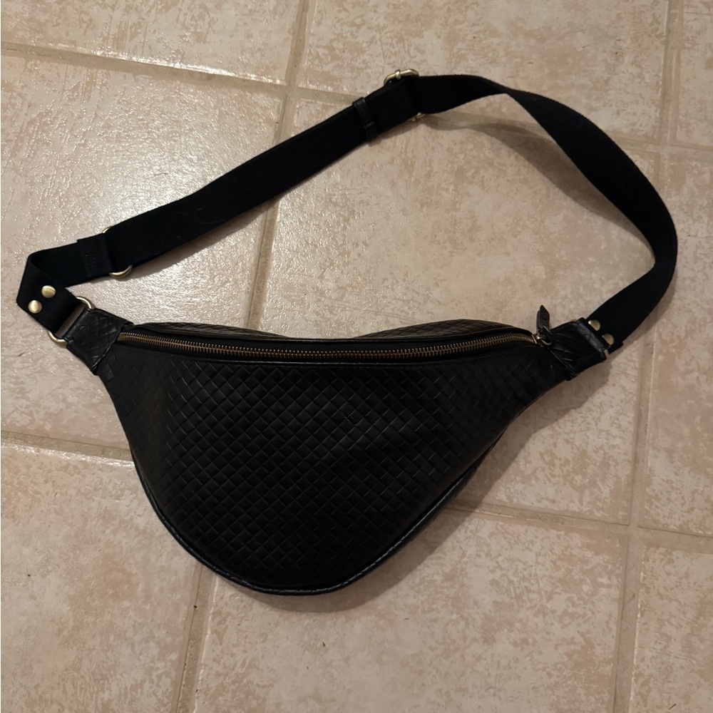 Andae Tatum bag in Jet Black Woven